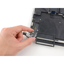 MacBook Pro 15-дюймовый дисплей Retina в конце 2013 года Замена платы MagSafe DC-In